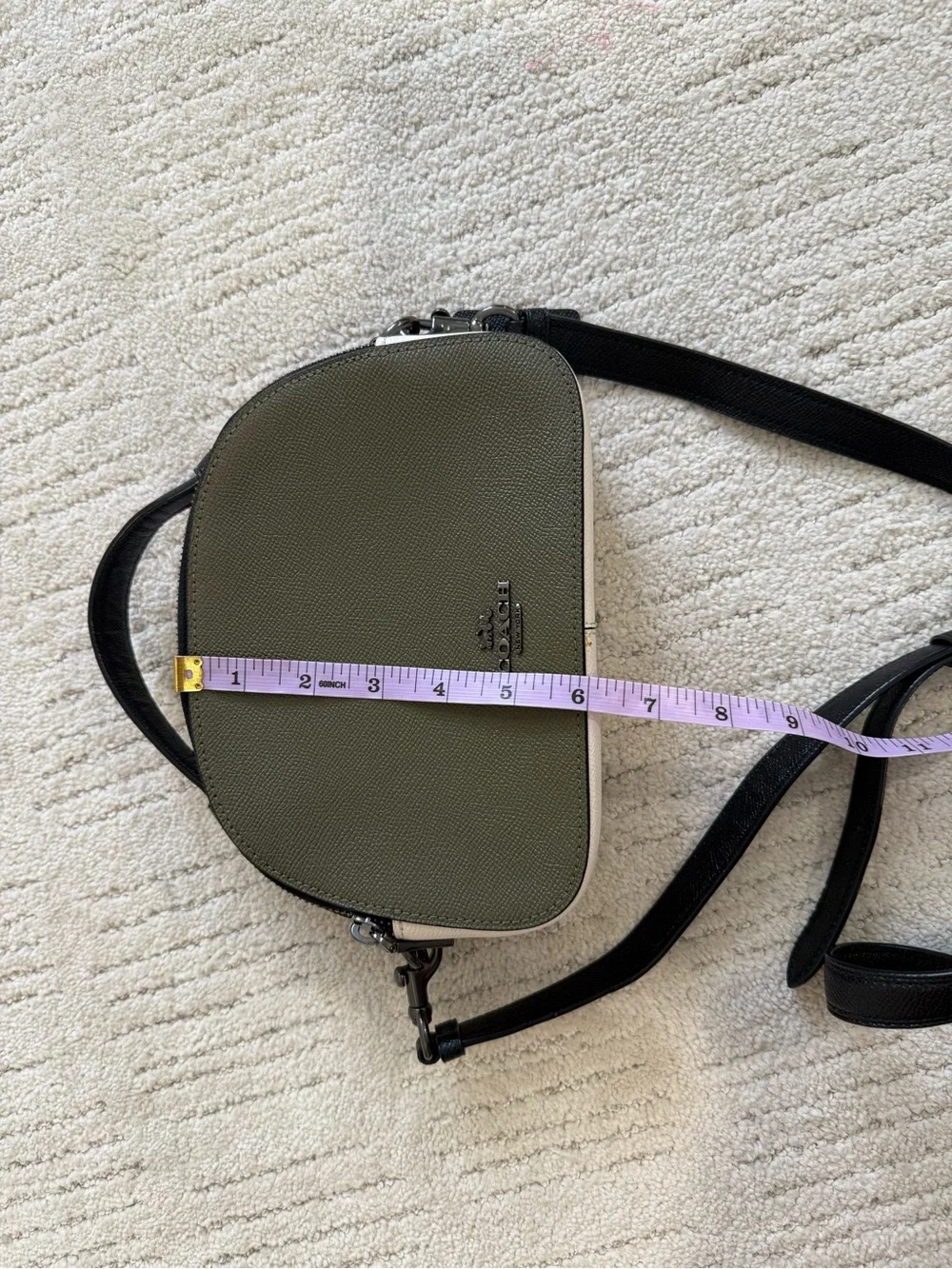 Coach compact dome
